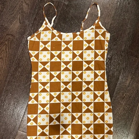 Lisa Says Gah Women's Brown and White Dress - Picture 6 of 7